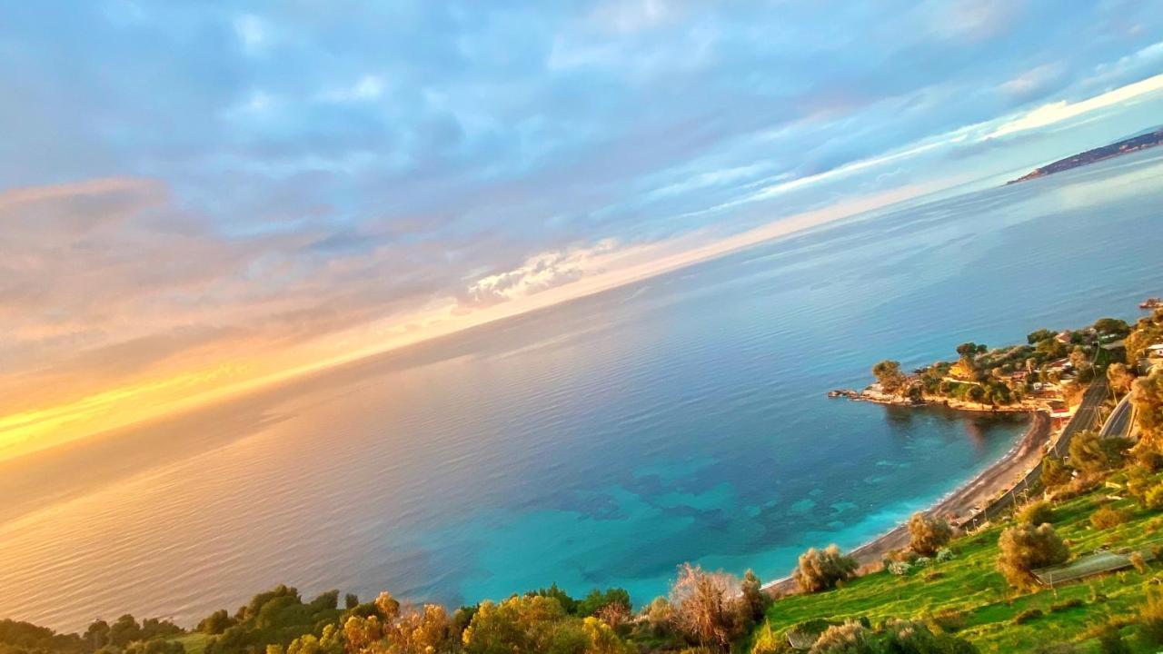 Kiss Of Sea - Balzi Rossi & Baia Beniamin Apartment Ventimiglia Exterior photo