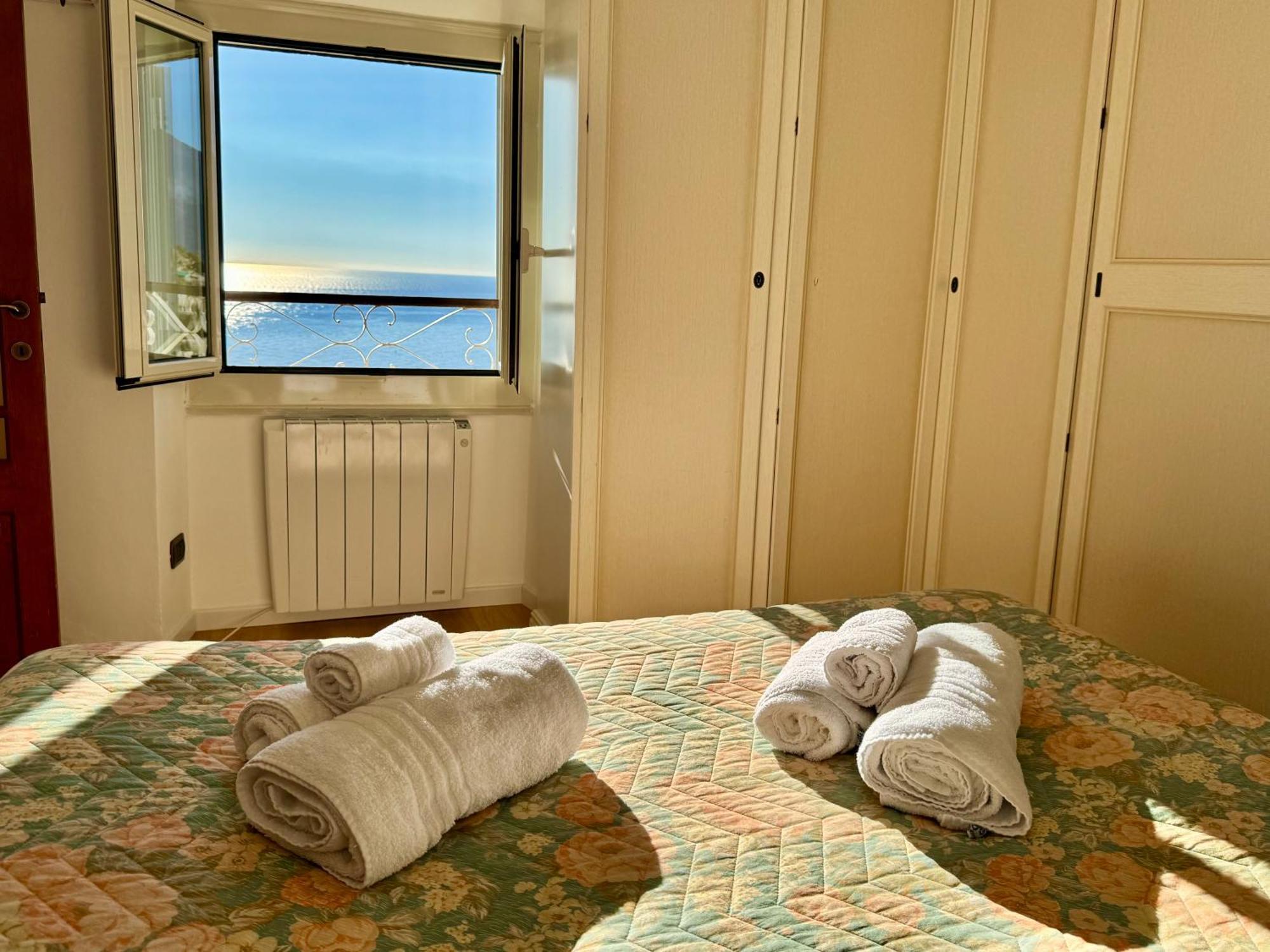 Kiss Of Sea - Balzi Rossi & Baia Beniamin Apartment Ventimiglia Exterior photo