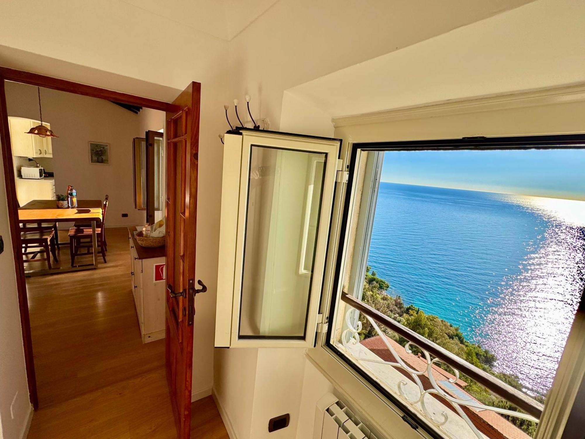 Kiss Of Sea - Balzi Rossi & Baia Beniamin Apartment Ventimiglia Exterior photo